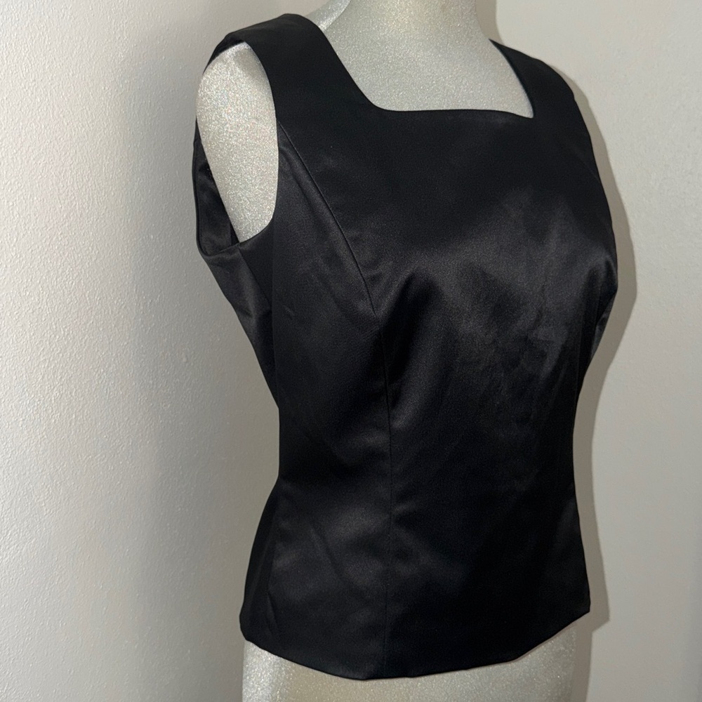 Ann Taylor black button back square neck sleeveless blouse 6